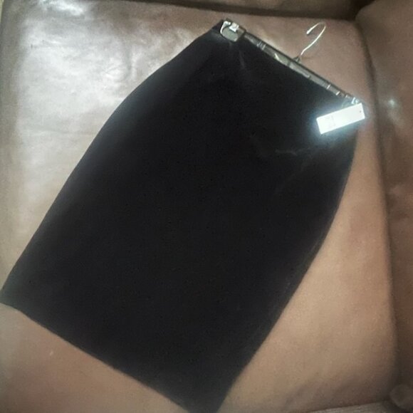 NWT White House Black Market Velvet Pencil Comfort Stretch Skirt - Picture 9 of 11